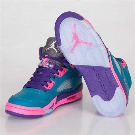 nike jordan girls shoes.